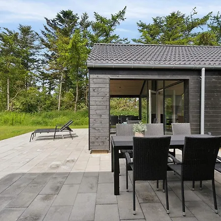 別荘 Xxv